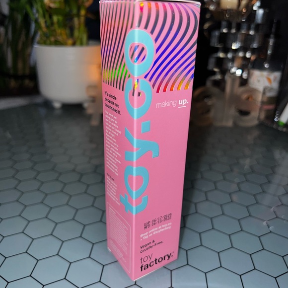 Toy Factory Setting Spray - Picture 3 of 3